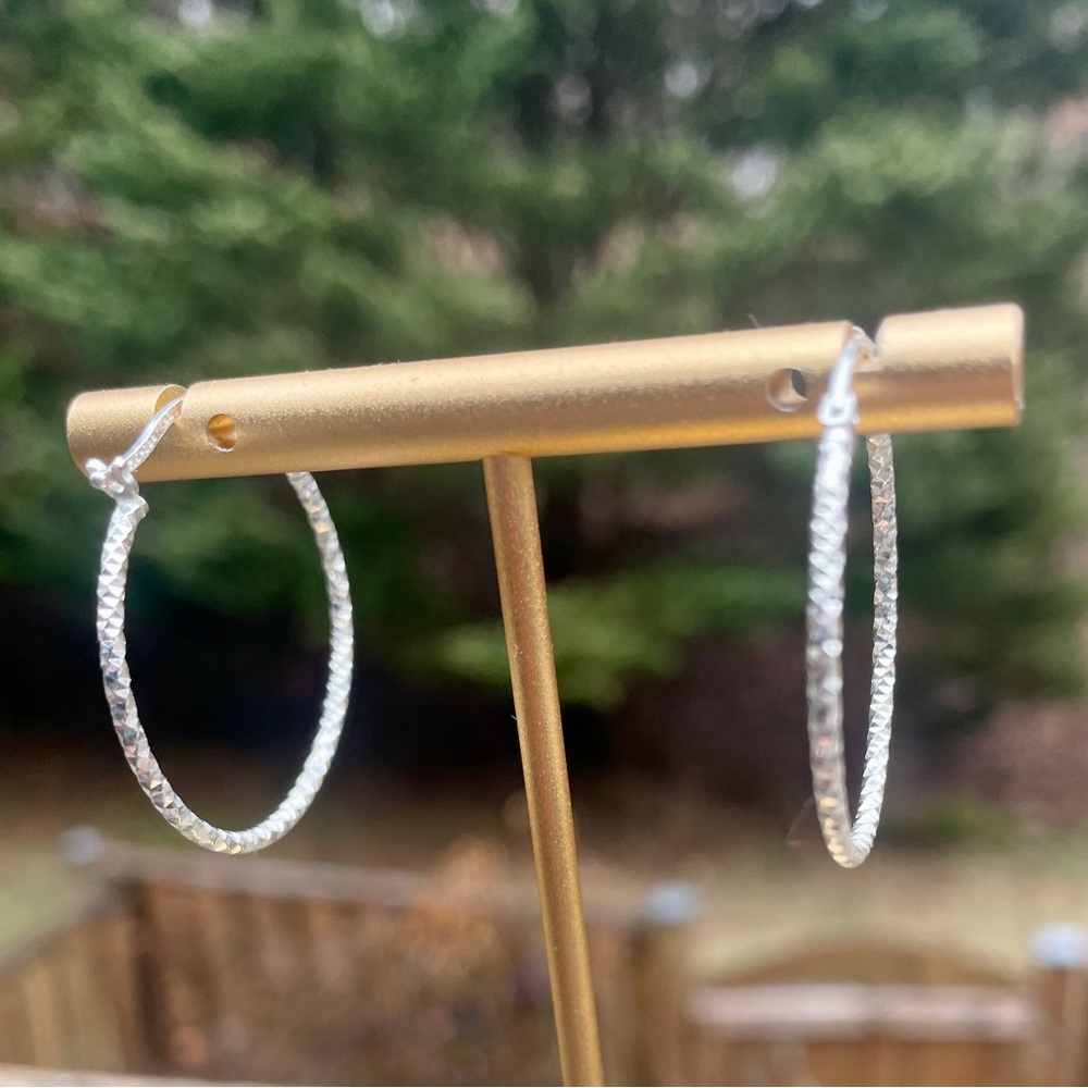 NWOT Lightweight Diamond Cut Thin Hoop Earrings in 925 Silver - Marked